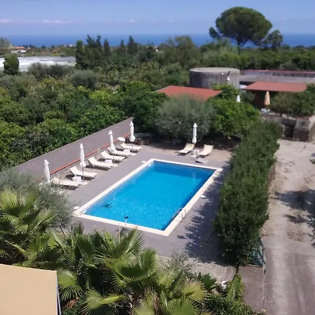 Le Palme Tra Taormina E Catania Linera