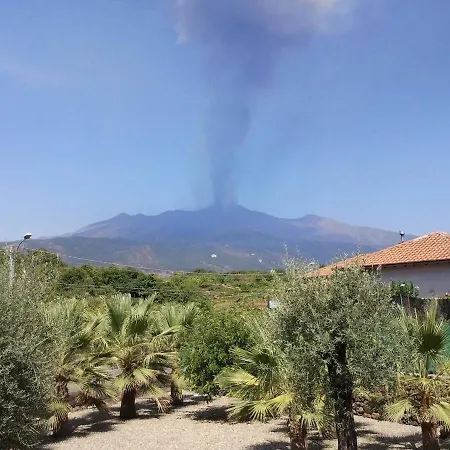 Le Palme Tra Taormina E Catania 別荘 Linera