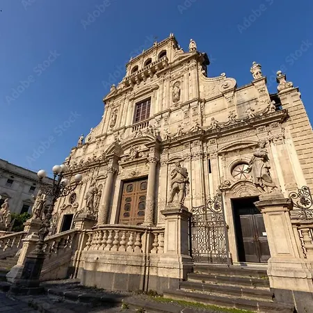 Le Palme Tra Taormina E Catania *